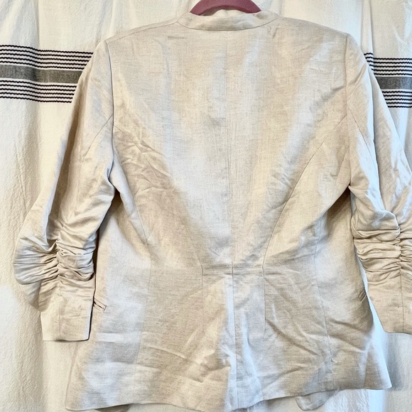Cream colored blazer top - Picture 2 of 3